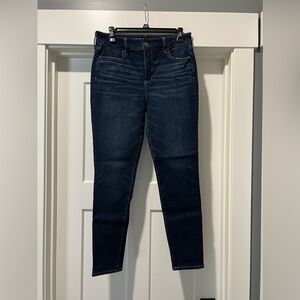 American Eagle jeans
The Dream Jean
Next Level Stretch
High Rise Jeggings
10 R